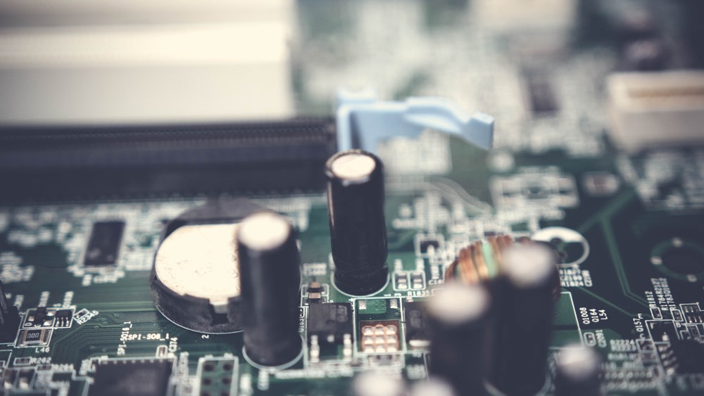 Снимка отблизо на транзистори на процесорен чип